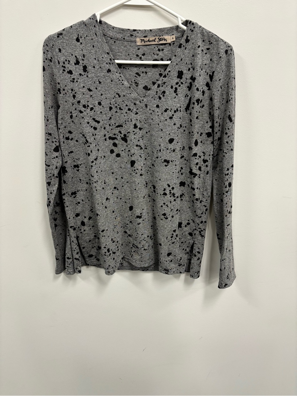 Michael Stars Gray V-Neck Long Sleeve Top with Black Splatter